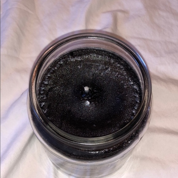 NWT Yankee Candle 19oz Large Candle - Picture 4 of 4